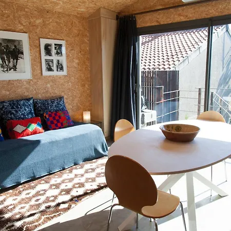 Ferienhaus Maison Coloree Dans Un Jardin *