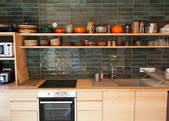 Maison Coloree Dans Un Jardin 別荘